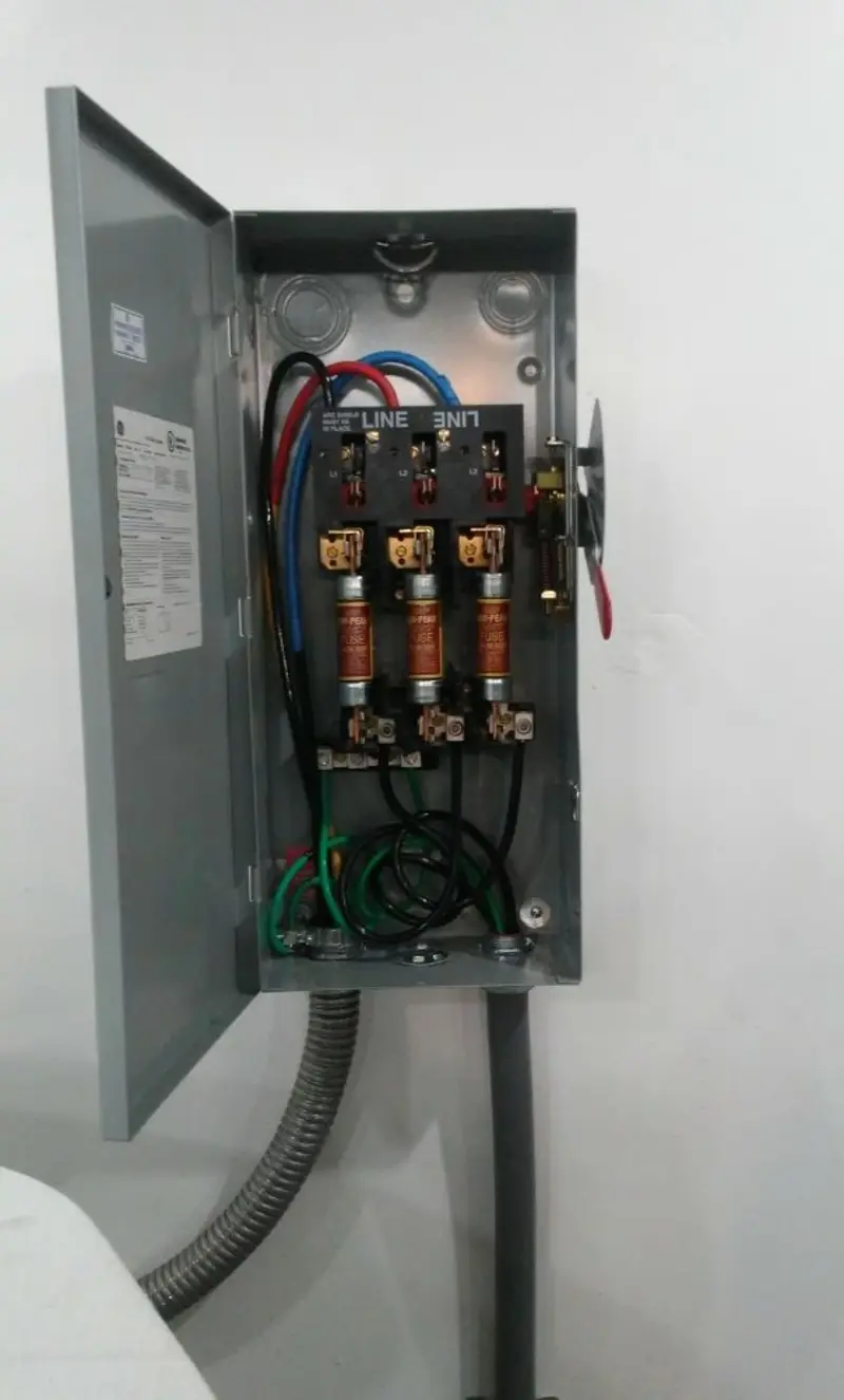 Three-phase disconnect switch installed for Smoke Detector Installation in Highland Springs